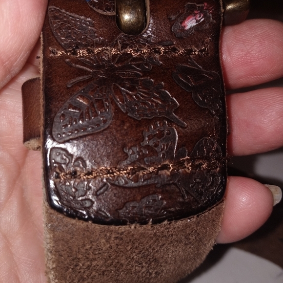 Vintage Hilfiger Denim Genuine Leather Tooled Butterfly Brown Belt Made in Italy - Picture 4 of 7